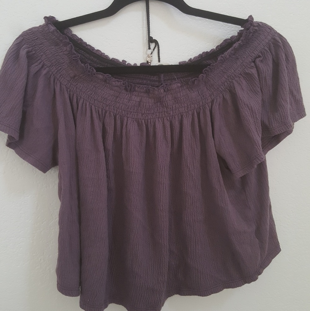 Off-Shoulder Crop top